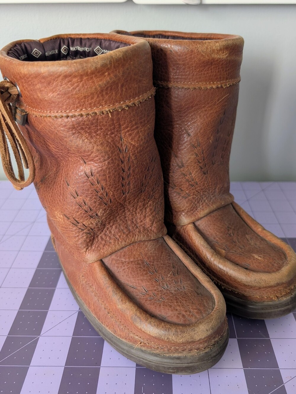 Manitobah Mukluks Gatherer Brown Leather Waterproof Child Size 12 Snow Boots